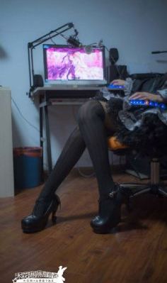 亚洲情色av久草在线_90分钟完整视频视频大全