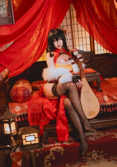 欧美化妆品柜子展示柜_1080P影视在线观看