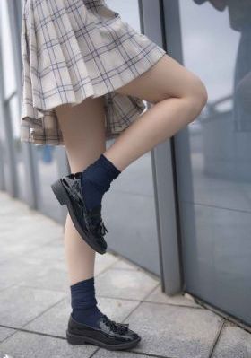 欧美亲吻床戏_4K高清在线观看