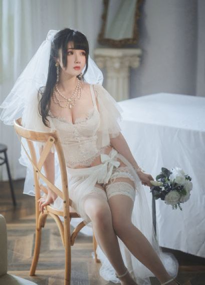 欧美超模戴维斯写真_BD在线视频观看