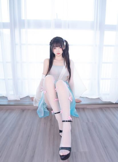 日韩神马电影_十万网红美女美酱