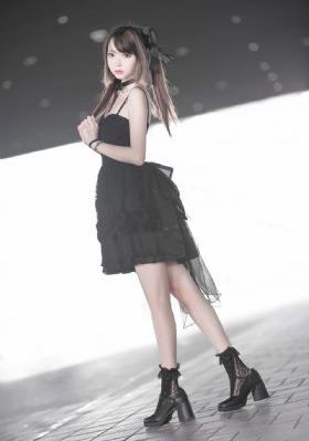 欧美火辣比基尼美女图片_高清高清视频播放